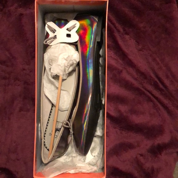 Shoes - Picture 3 of 6